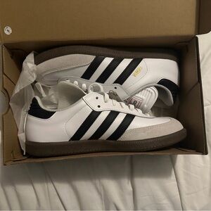 NWT: Adidas Men's White and Black Sneakers